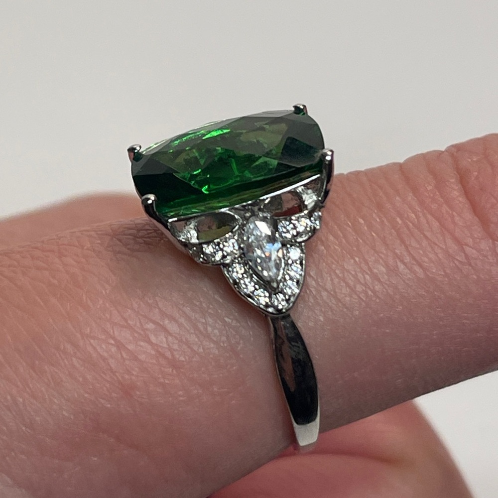 STAUER STERLING SILVER CZ RING HIGHLY FACETED GREEN CENTER STONE LIKE NEW size 8 - Picture 5 of 11